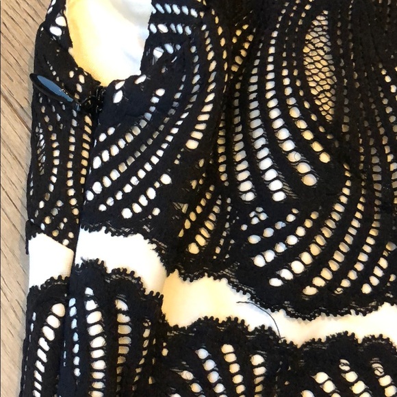 Black and white lace Bebe party dress - Picture 4 of 4